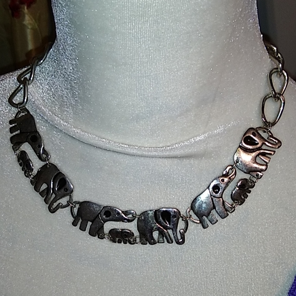 💃Elephant Family Choker 21"